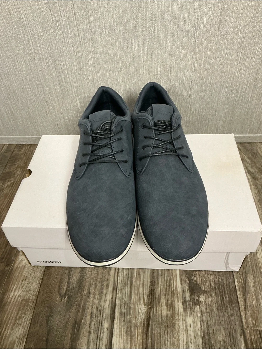 Aldo Men's Navy Lace-Up Derby with White Trim Size 10.5